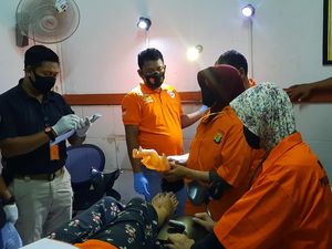 17 Tersangka Klinik Aborsi di Jakpus Peragakan 41 Adegan Rekonstruksi 17 Tersangka Klinik Aborsi di Jakpus Peragakan 41 Adegan Rekonstruksi