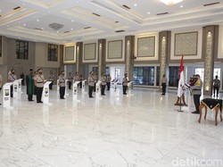 Pejabat Utama hingga Kapolres di Polda Jawa Timur Dimutasi