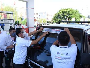 Disentil DPR Aceh, Stiker Sindiran Minum BBM Subsidi Dicabut