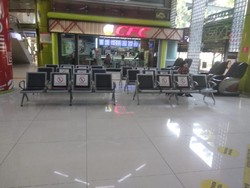 Jelang Long Weekend, Suasana di Stasiun Gambir Lengang