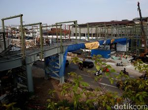 Tampang Halte TransJakarta Pasar Senen Mulai Terlihat