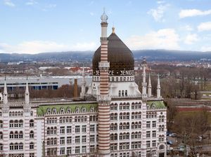 Potret Eks Pabrik Rokok yang Mirip Masjid