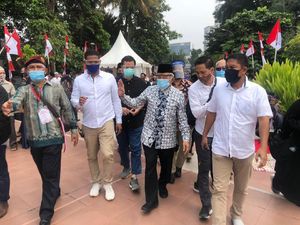 Sempat Datangi Deklarasi, Akankah Amien Rais Ajak KAMI ke Partai Barunya? Sempat Datangi Deklarasi, Akankah Amien Rais Ajak KAMI ke Partai Barunya?