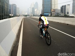 Polisi Kaji Usulan Anies soal Road Bike Boleh Masuk Tol Dalkot