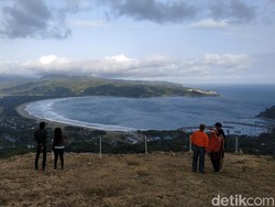 Meski Masih Tutup, Bukit Sentono Gentong Pacitan Diserbu Wisatawan