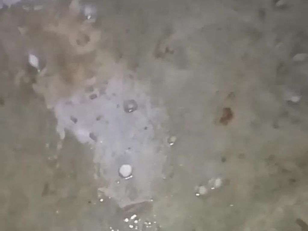 Video Hujan Es di Sumatera Utara Video Hujan Es di Sumatera Utara