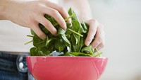 Biar Nutrisi Bayam Terserap Sempurna, Coba Konsumsi Bareng 5 Makanan Ini