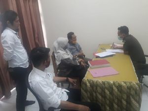 Berkas Anggota DPRD Donggala Pengelola Tambang Ilegal Diserahkan ke Kejari Berkas Anggota DPRD Donggala Pengelola Tambang Ilegal Diserahkan ke Kejari
