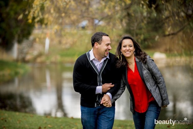 Memiliki satu hobi bersama dapat membuat hubunganmu dengan pasangan akan lebih dekat.