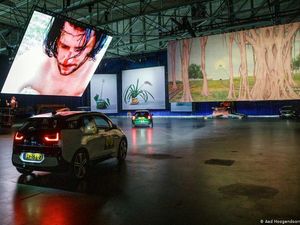 Trend Baru dari Rotterdam: Berkunjung ke Museum Tanpa Keluar dari Mobil