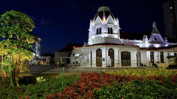 Alun-alun Surabaya Alun-alun Surabaya.