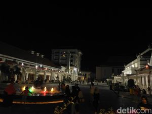 Alun-alun Suroboyo Ada Kemungkinan Ditutup Setelah Banyak Warga Berkerumun