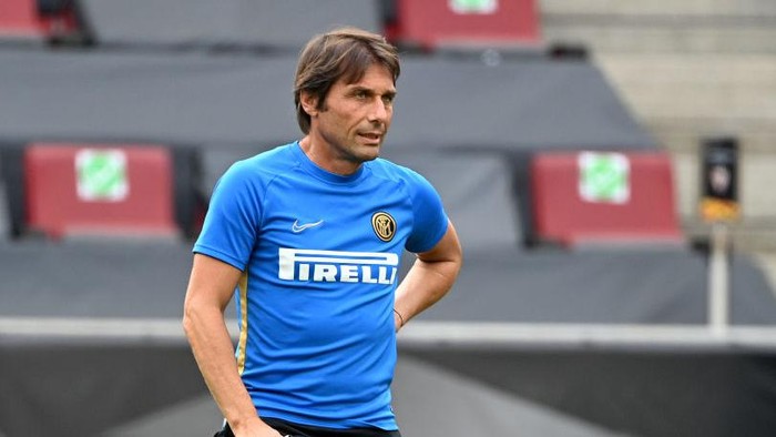 COLOGNE, GERMANY - AUGUST 20: Antonio Conte, Head Coach of Inter Milan looks on during a training session ahead of their UEFA Europa League match against Sevilla at RheinEnergieStadion on August 20, 2020 in Cologne, Germany. (Photo by Ina Fassbender/Pool via Getty Images)