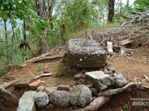 Kisah Sajadah Tebal yang Kini Jadi Wisata Religi Kisah Sajadah Tebal yang Kini Jadi Wisata Religi