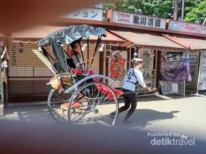 Perkasanya Wanita Jepang, Terbukti Jadi Penarik Becak Perkasanya Wanita Jepang, Terbukti Jadi Penarik Becak
