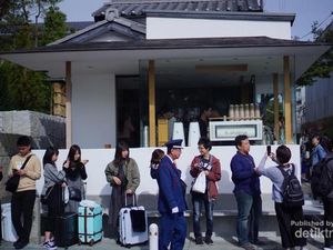 Jepang yang Gila Antre