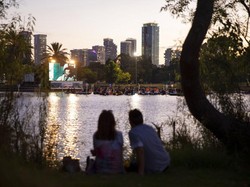 Paris Tak Lagi Kota Termahal di Dunia