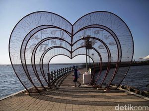 Capai 4 Ribu Pengunjung, Ancol Langsung Disemprot Disinfektan