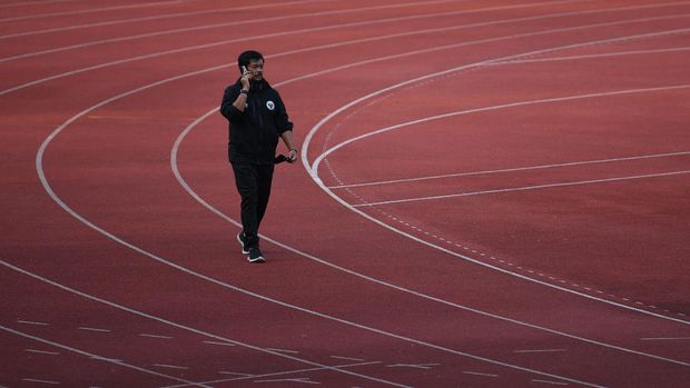 INDRA SJAFRI Direktur Teknik PSSI Indra Sjafri bersiap mengikuti latihan Timnas U-19 di Stadion Madya, Kompleks GBK, Jakarta, Kamis (20/8/2020). ANTARA FOTO/Puspa Perwitasari/aww.