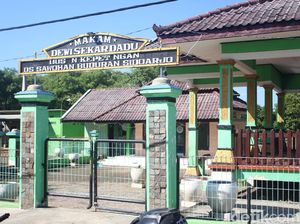 Makam Dewi Sekardadu, Wisata Religi di Sidoarjo yang Sepi Saat Long Weekend