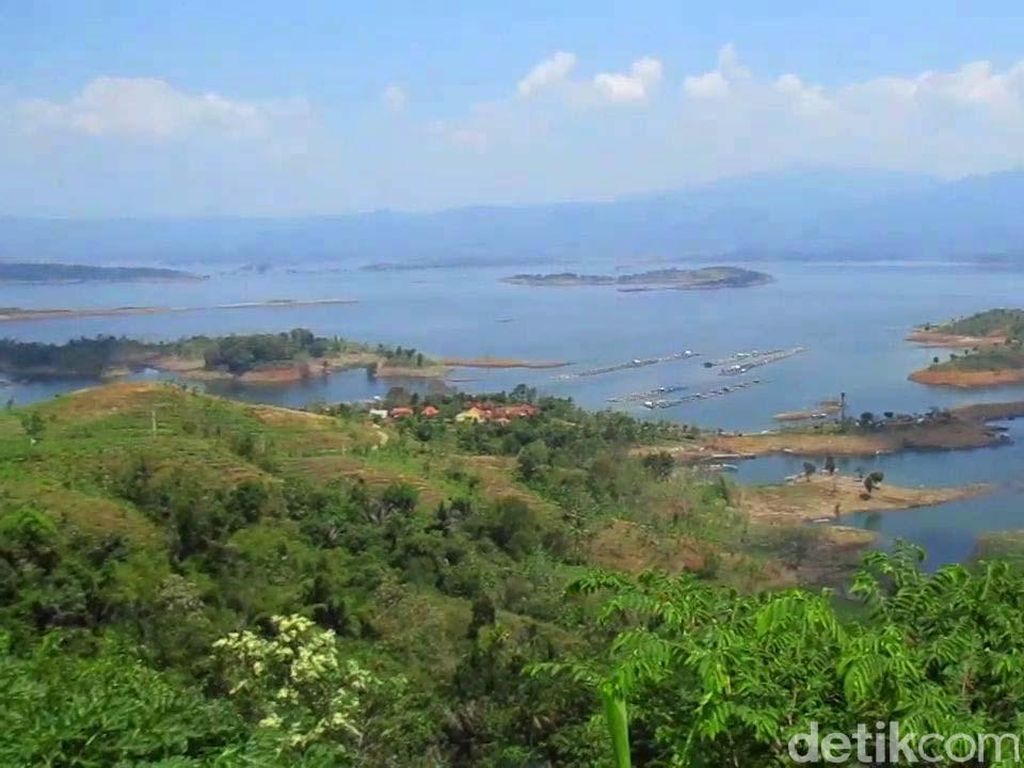 Pariwisata Jabar Masih Membuka Diri untuk Wisatawan Asal Jakarta Pariwisata Jabar Masih Membuka Diri untuk Wisatawan Asal Jakarta