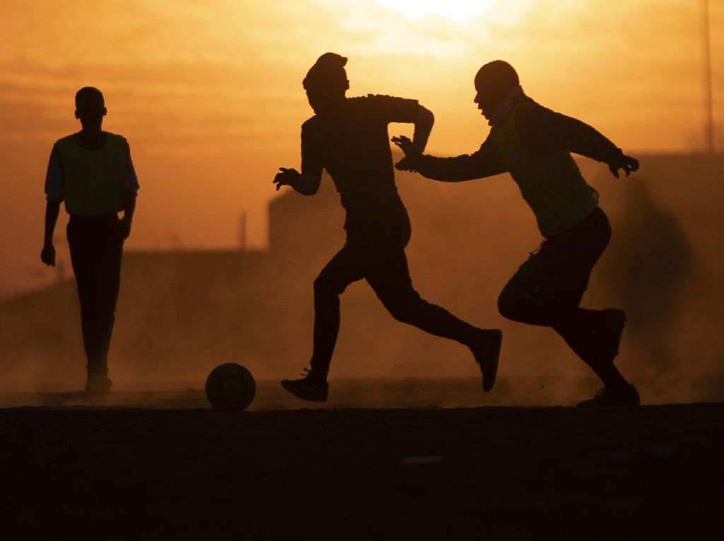 Pandemi Corona Tak Hentikan Sepakbola di Afrika Selatan Pandemi Corona Tak Hentikan Sepakbola di Afrika Selatan