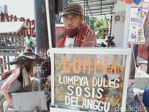 Semangat Pedagang Lumpia Difabel Asal Klaten Cari Rejeki di Masa Pandemi