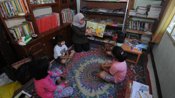 Perpustakaan Pojok Rumah Warga untuk Tingkatkan Minat Baca