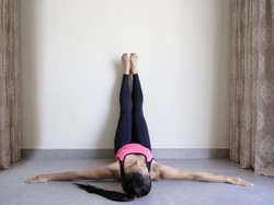 5 Manfaat Mengangkat dan Menempelkan Kaki ke Dinding Setiap Hari