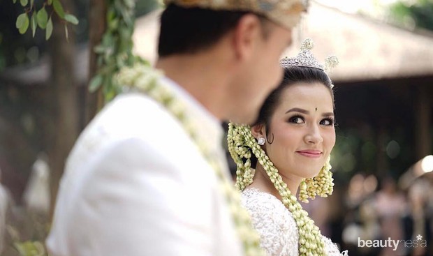 Inspirasi Pernikahan Sunda ala Artis