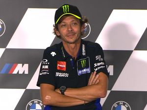 Simpati Valentino Rossi untuk Jorge Martin yang Positif COVID-19