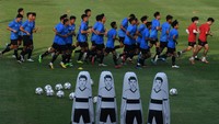Jika tak ada halangan, Witan Sulaeman cs akan berangkat ke Kroasia pada akhir Agustus mendatang. Sambil menunggu keberangkatan, Timnas U-19 akan terus menggelar latihan di Jakarta.