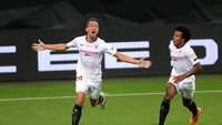 Luuk de Jong menjadi pahlawan tak terduga Sevilla merengkuh gelar Liga Europa. Ia hanya mencetak tiga gol, tapi golnya itu tercipta di semifinal (satu gol) dan final (dua gol) (Getty Images)