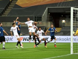 Saling Berbalas Gol, Sevilla Vs Inter Imbang 2-2 di Babak I
