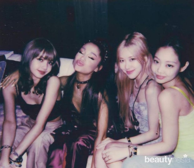 BLACKPINK Bersama Ariana/ Foto: Koreaboo BLACKPINK Bersama Ariana/ Foto: Koreaboo
