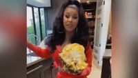 Cardi B, Si Pencinta Buah Nangka hingga Seafood