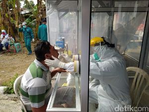 Gegara 5 Warga Positif COVID-19, Satu RT di Pacitan Dites swab