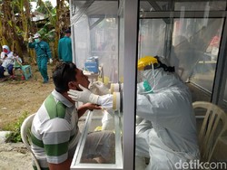 Gegara 5 Warga Positif COVID-19, Satu RT di Pacitan Dites swab