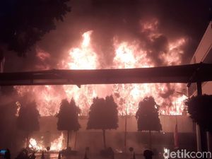 Gedung Kejagung Kebakaran di Akhir Pekan, Hanguskan Gedung Utama Gedung Kejagung Kebakaran di Akhir Pekan, Hanguskan Gedung Utama