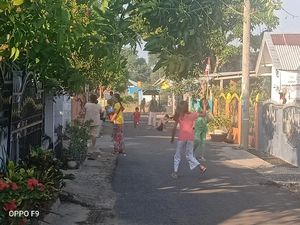 Gempa M 5,7 Guncang Bengkulu, Warga Berlarian ke Luar Rumah Gempa M 5,7 Guncang Bengkulu, Warga Berlarian ke Luar Rumah