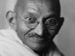 Fantastis! Kacamata Mahatma Gandhi Terjual Senilai Rp 5 Miliar Fantastis! Kacamata Mahatma Gandhi Terjual Senilai Rp 5 Miliar