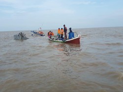 Kapal Pengangkut Kelapa di Jambi Tenggelam Dihantam Ombak Besar, ABK Selamat