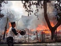 Kebakaran Hanguskan Rumah dan Barang Antik Warga di Polman