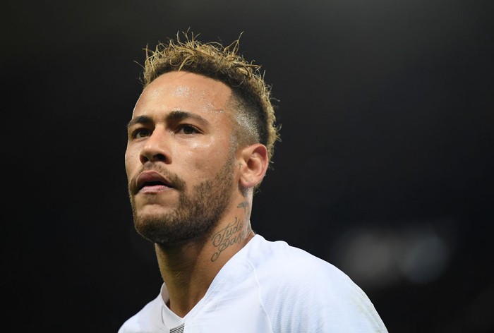 PARIS, FRANCE - NOVEMBER 28:  Neymar of Paris Saint-Germain during the UEFA Champions League Group C match between Paris Saint-Germain and Liverpool at Parc des Princes on November 28, 2018 in Paris, France. (Photo by Shaun Botterill/Getty Images)