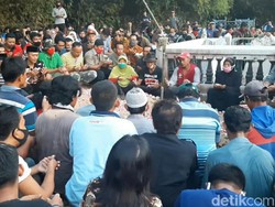4 Sekeluarga Korban Pembunuhan di Sukoharjo Dimakamkan Satu Liang
