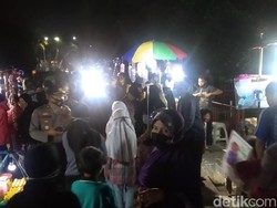 Malam Minggu, Petugas Razia Taman Kota Kuningan yang Dipadati Warga