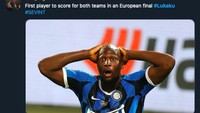 Lukaku pemain pertama yang bikin gol buat kedua tim di final ajang kompetisi antarklub Eropa? (Foto: internet/Twitter)
