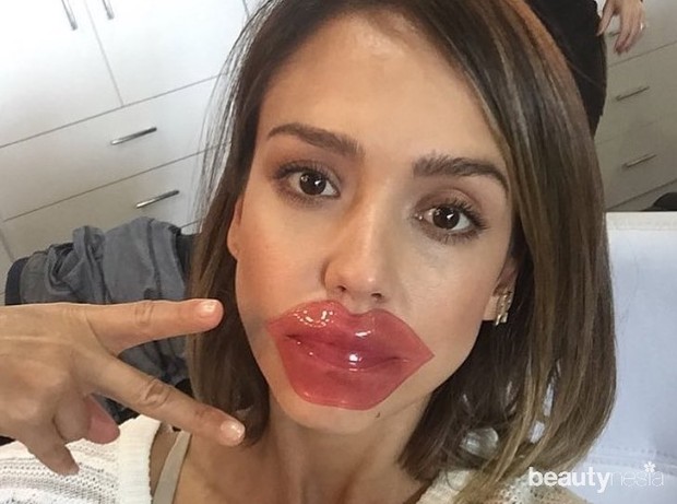 Jessica Alba menjadi seleb hollywood yang menggemari skincare Korea