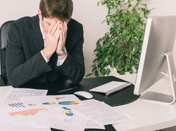 Perusahaan Minuman Ini Dihujat Karena Wajibkan Karyawan Bekerja hingga Mati