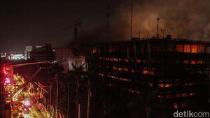 Foto-foto Kebakaran Gedung Kejagung RI